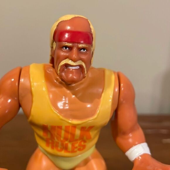 Vintage Hasbro Hulk Hogan Figure - Picture 2 of 9